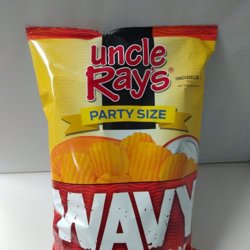 UNCLE RAY'S WAVY SOUR CREAM AND CHEDDAR  9/13.5OZ BAG.